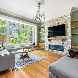 https://haven-luxurious-private-bedroom-near-attractions.richmond-hotels.com