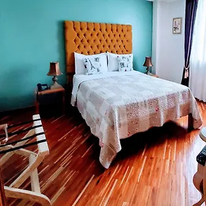 https://casa-joaquin-boutique-hotel.hotelsquito.com